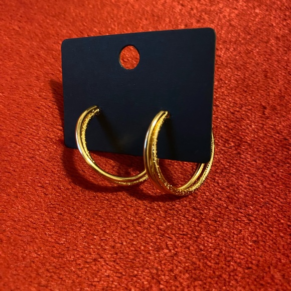 Jewelry - ✨$5 Bundle Add-on✨ Gold Tone 2 Two Layer Textured Hoop Earrings